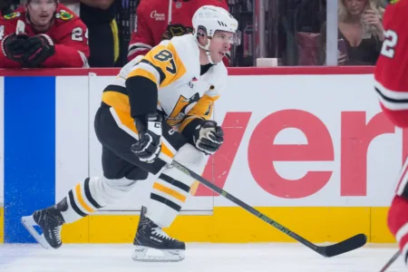 Penguins have no answer for Chicago duo in loss